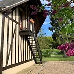 Maison Normande Avec Grand Jardin Proche De La Et De Paris * Beaumont-le-Roger