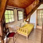 Hébergement de vacances Maison Normande Avec Grand Jardin Proche De La Et De Paris Beaumont-le-Roger