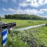 Maison Normande Avec Grand Jardin Proche De La Et De Paris Hébergement de vacances *